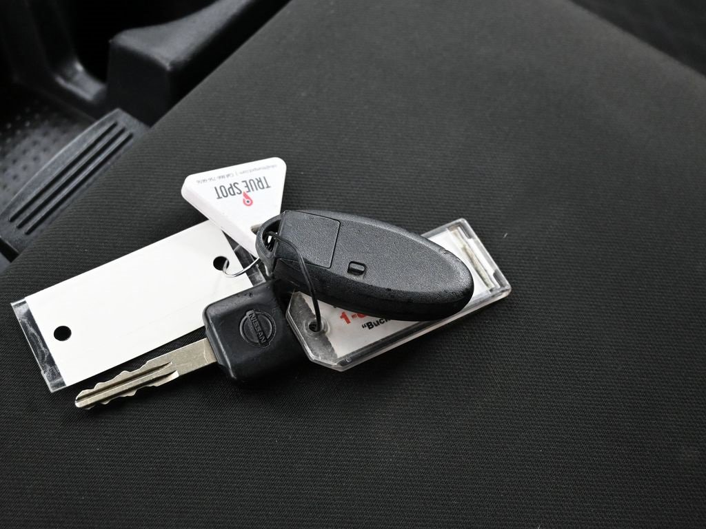 Used 2023 Nissan Titan SV image 26