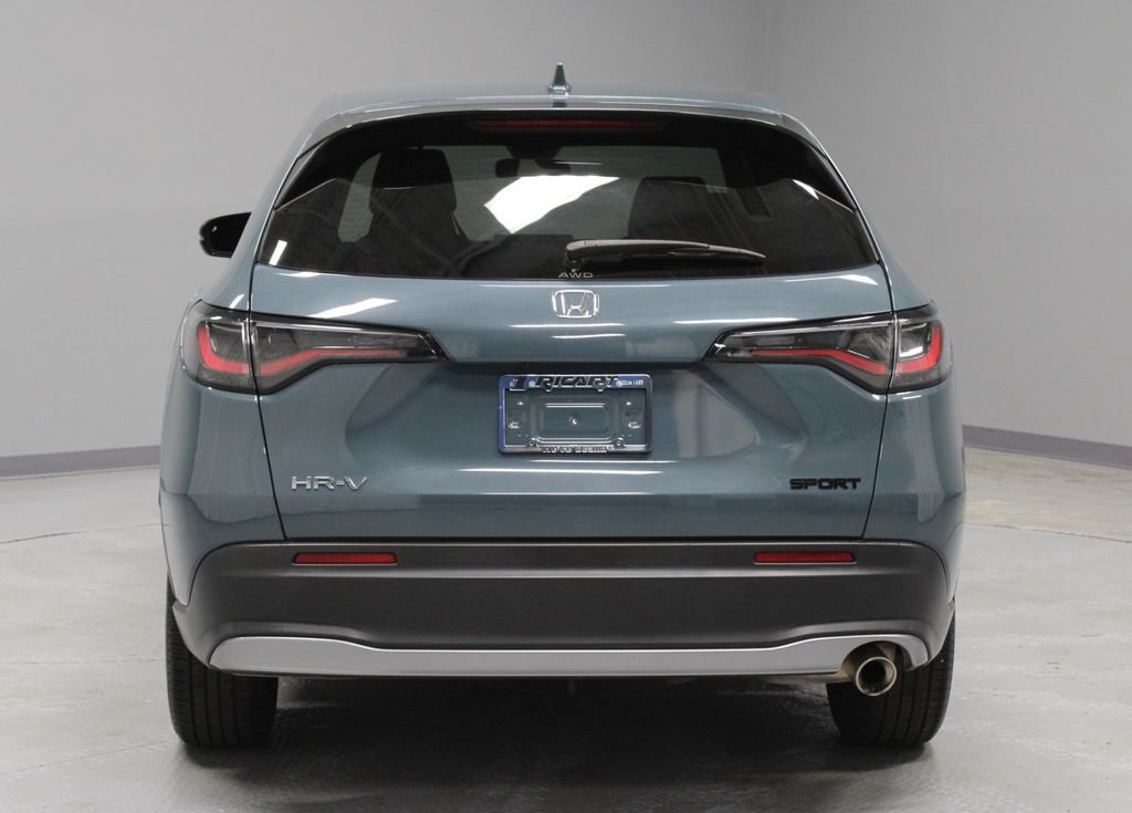 Used 2025 Honda HR-V Sport image 9
