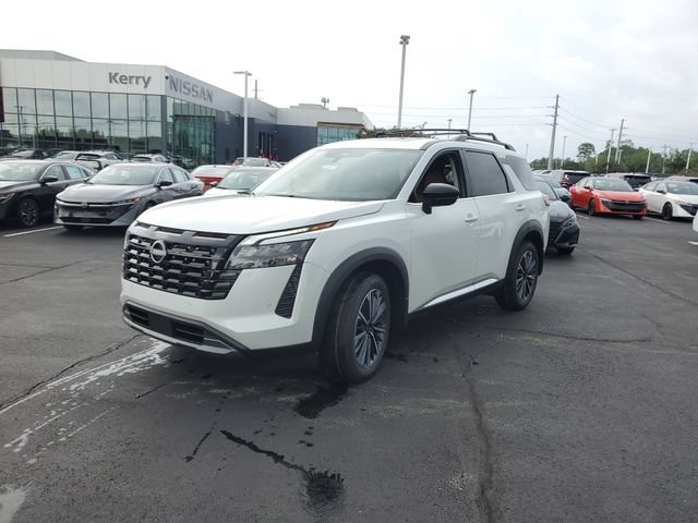 New 2026 Nissan Pathfinder Platinum AWD/4WD image 3