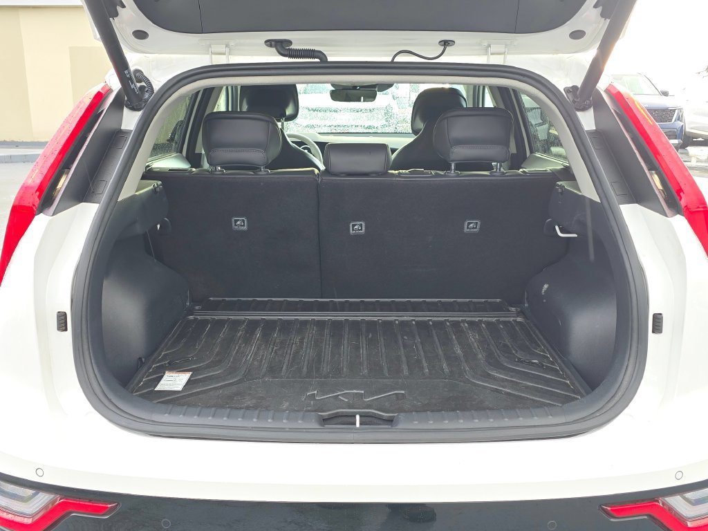 Certified 2023 Kia Niro Wave w/ Wave Preserve Package FWD image 16