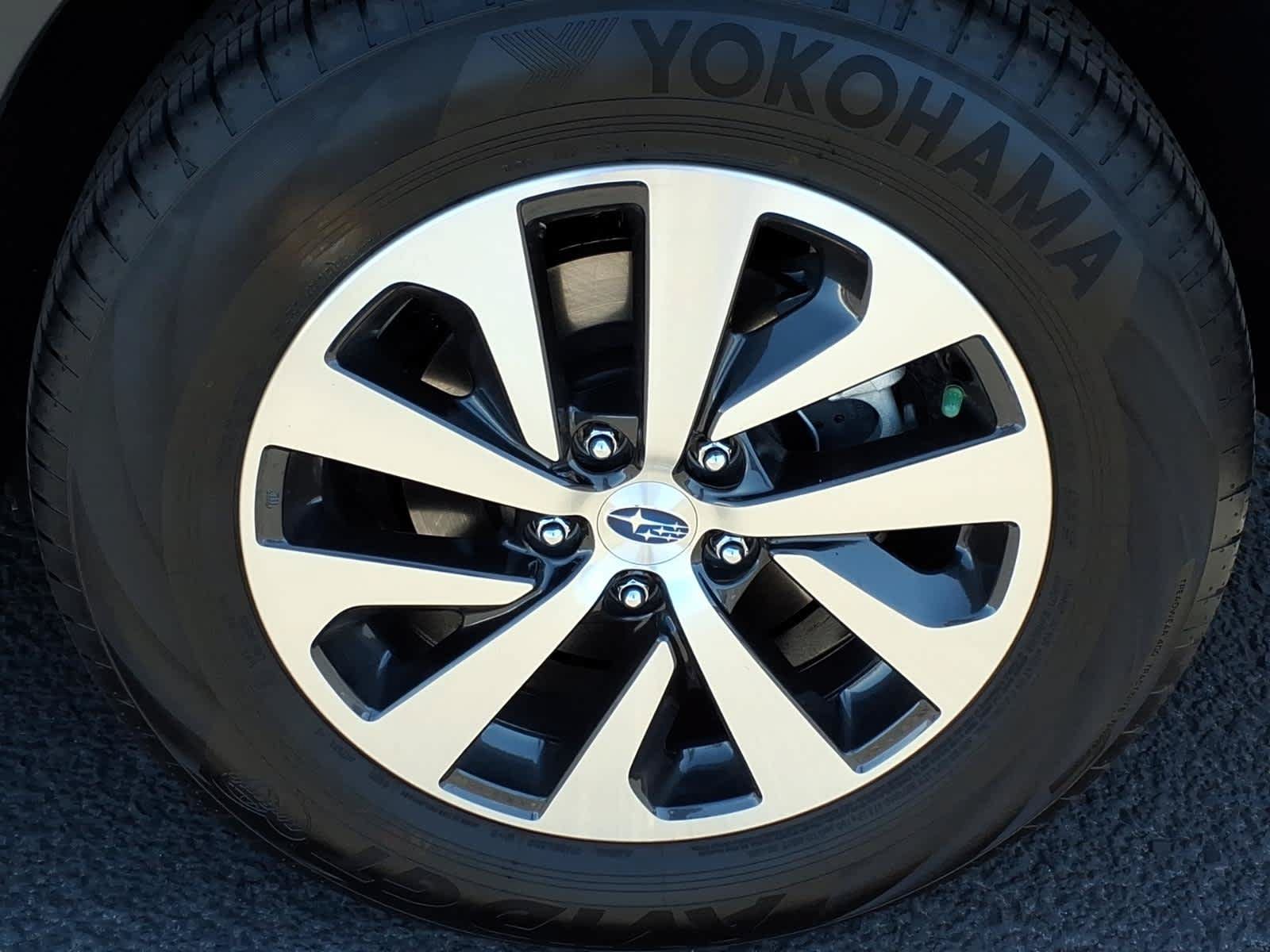 Used 2025 Subaru Outback Premium w/ Popular Package #1A AWD/4WD image 10