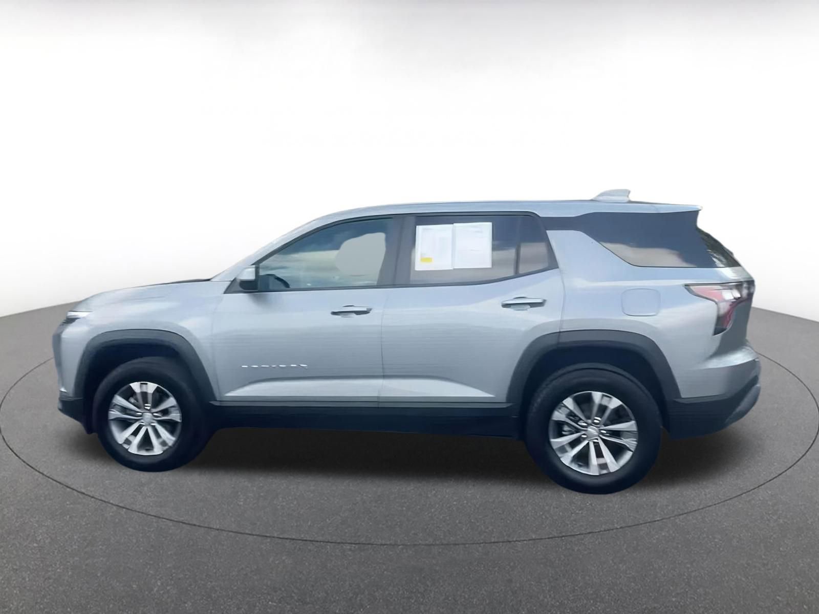 Used 2025 Chevrolet Equinox LT image 8