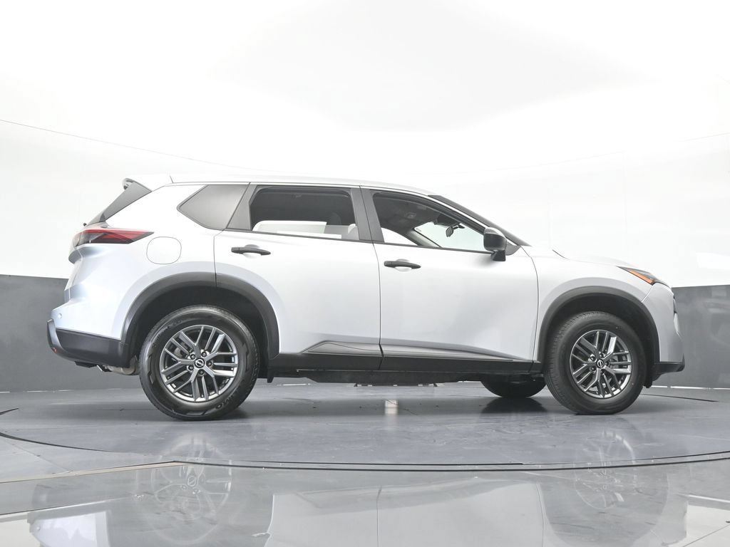 Used 2024 Nissan Rogue S FWD image 54