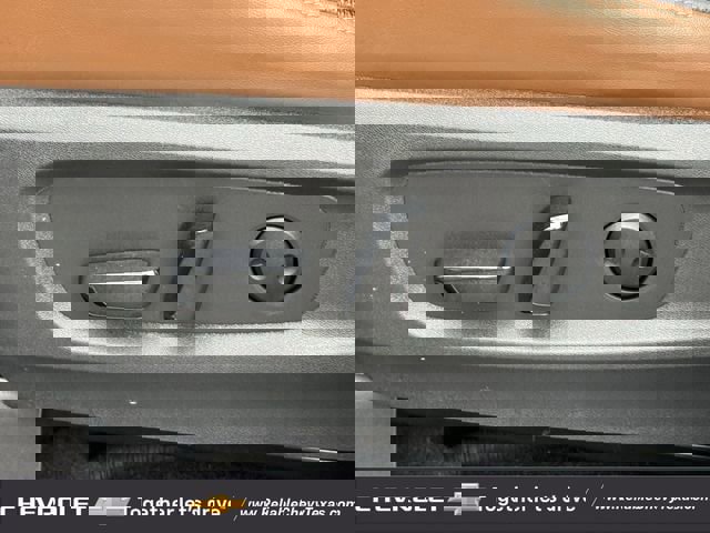 Used 2022 Nissan Pathfinder Platinum w/ Cargo Package FWD image 32