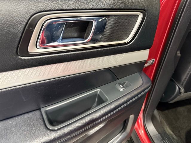 Used 2017 Ford Explorer XLT w/ Equipment Group 202A image 22