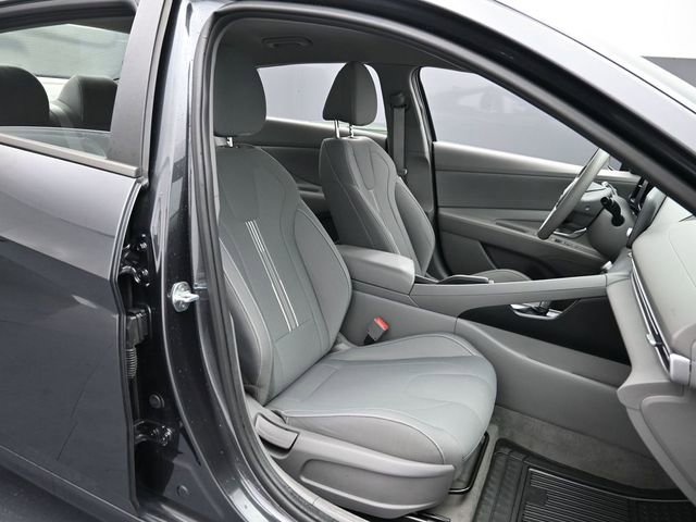 Used 2022 Hyundai Elantra SEL image 26