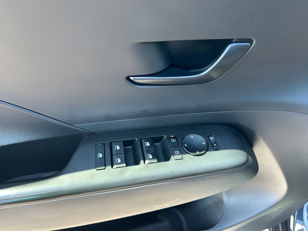 Used 2024 Hyundai Kona SEL w/ Convenience Package FWD image 25