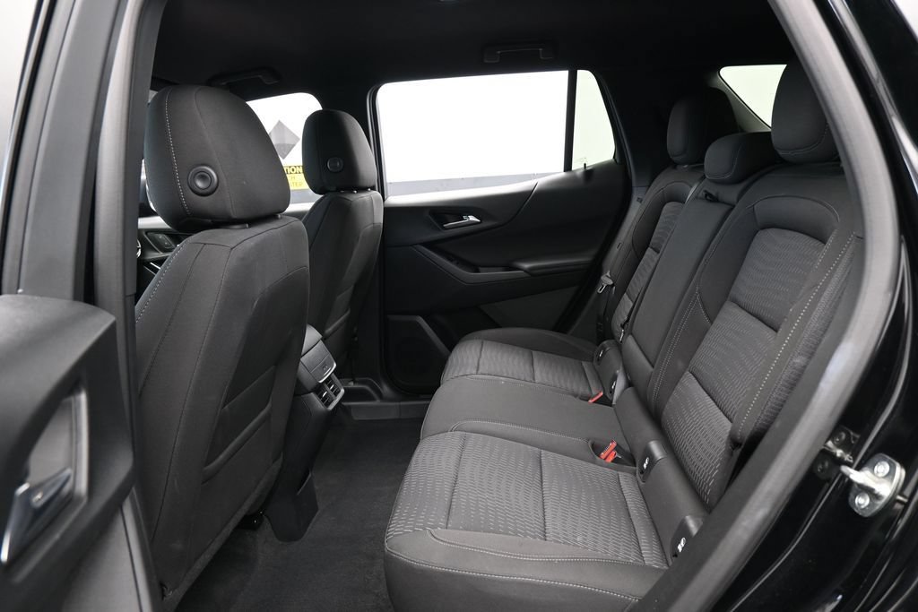 Used 2026 Chevrolet Equinox LT FWD image 32