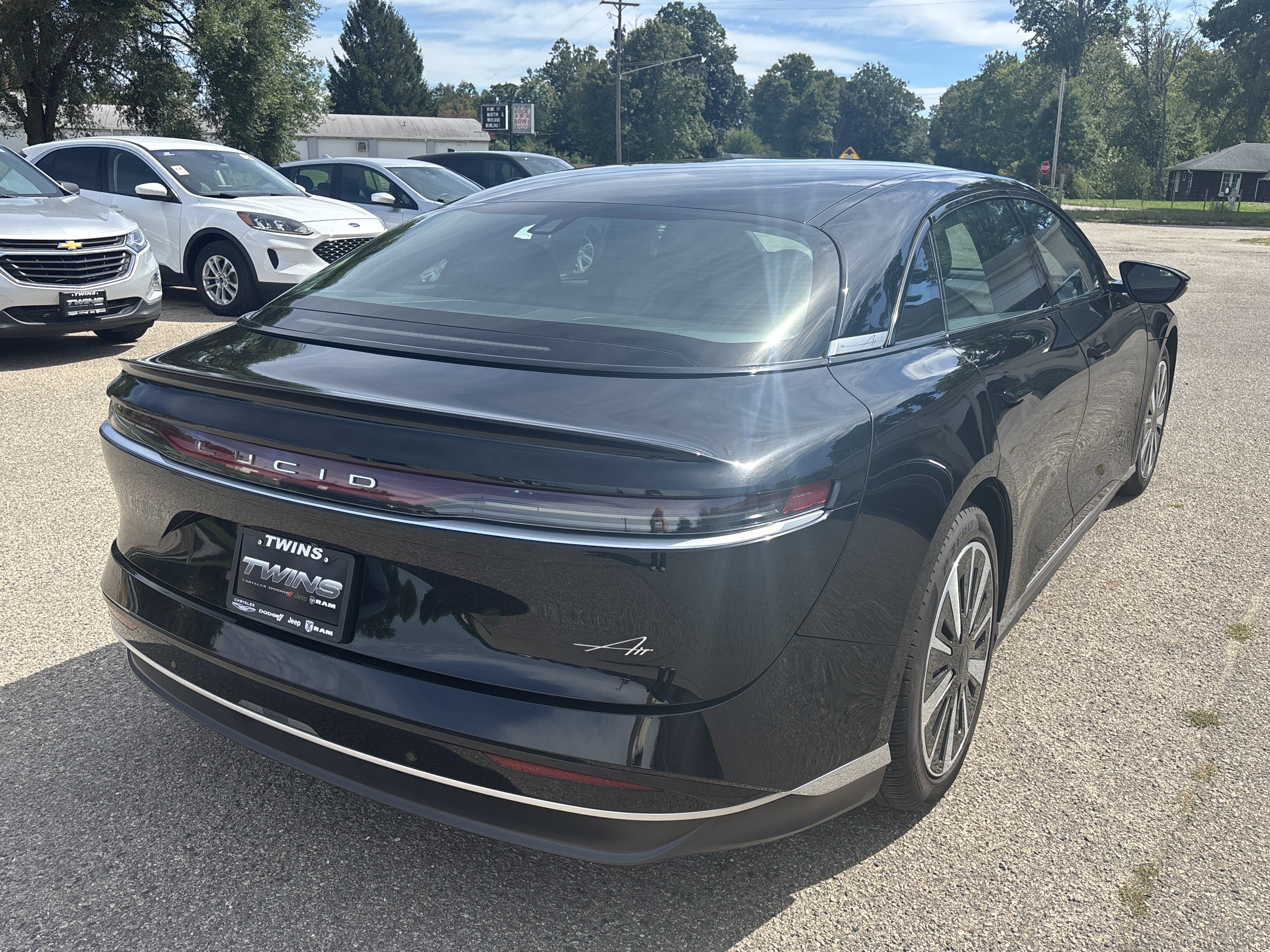 Used 2023 Lucid Air Pure AWD/4WD image 3