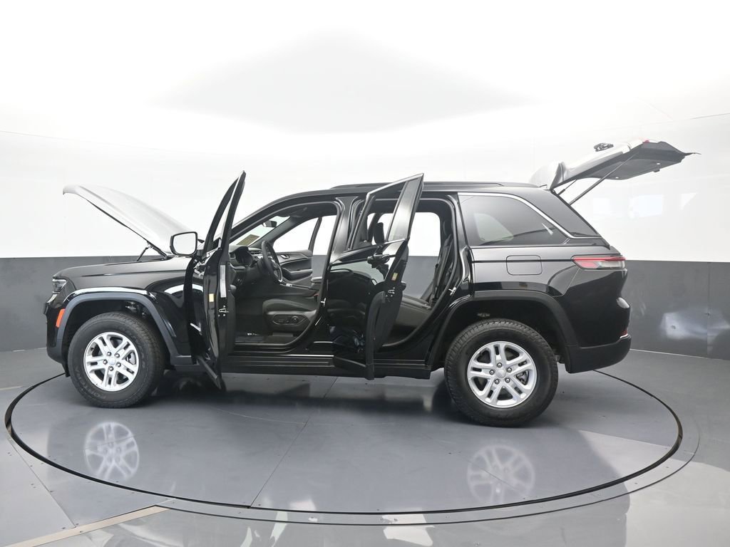 Used 2025 Jeep Grand Cherokee Laredo image 70