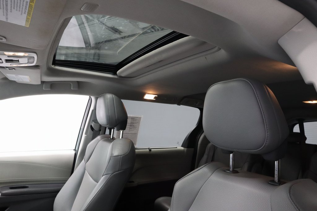 Used 2022 Toyota Sienna XLE image 34