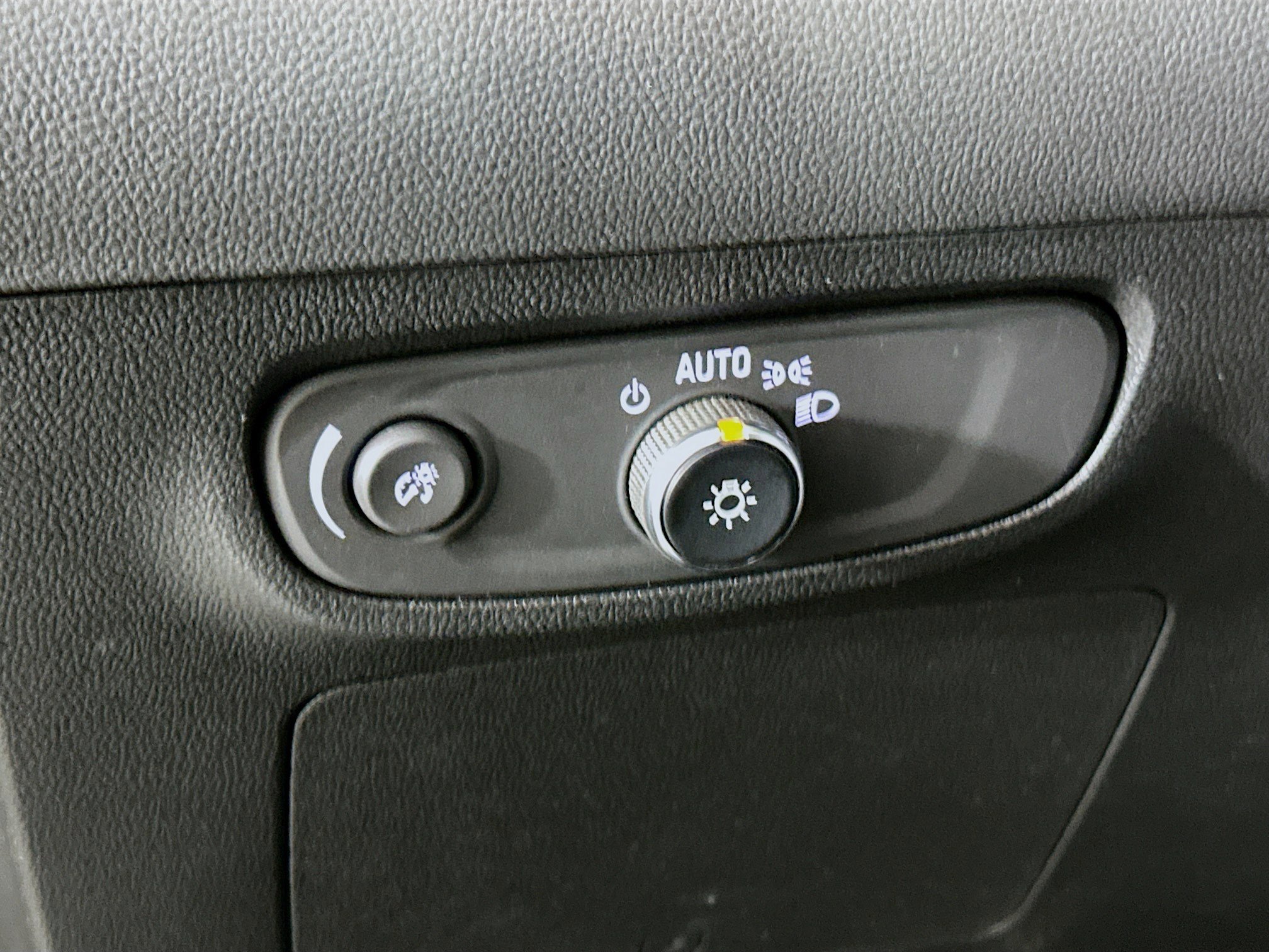 Used 2025 Buick Encore GX Preferred FWD image 17