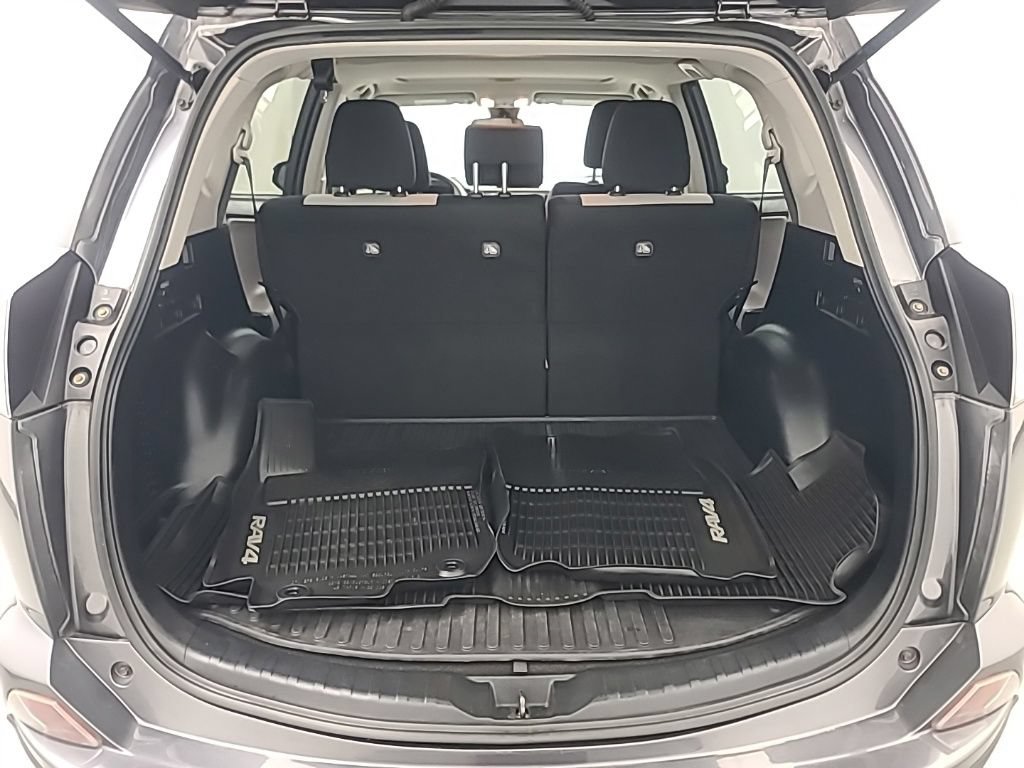 Used 2018 Toyota RAV4 XLE w/ Plus Extra Value Package FWD image 18