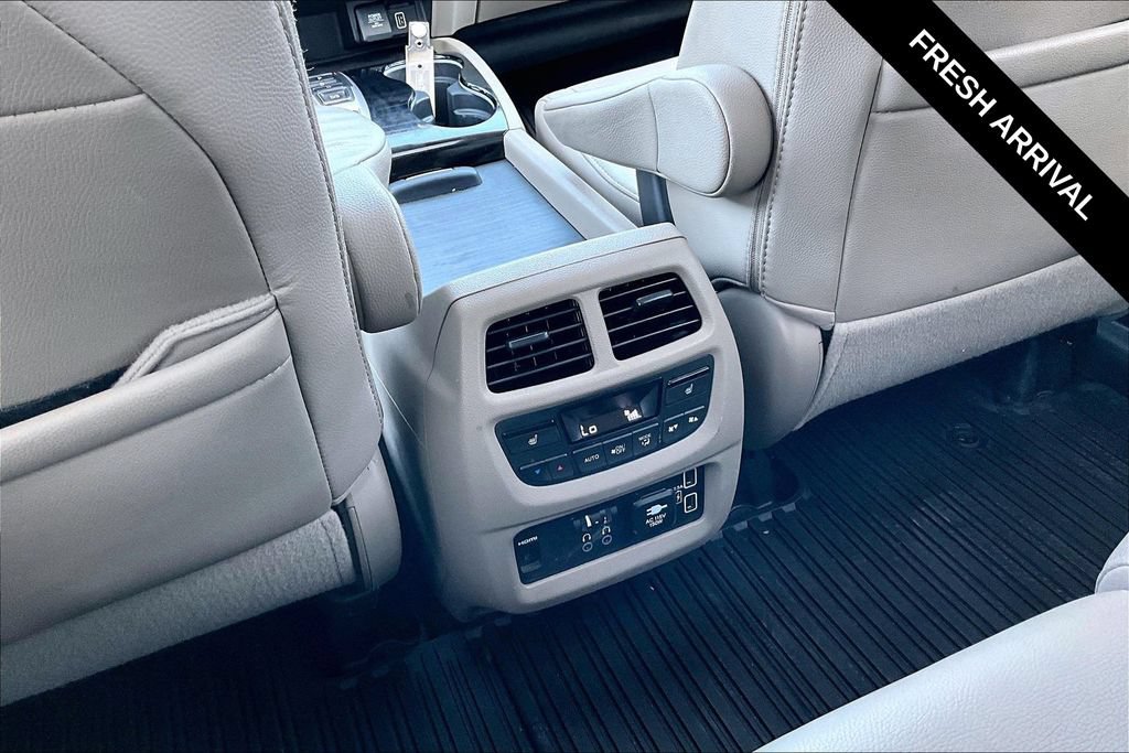 Used 2021 Honda Pilot Touring image 12