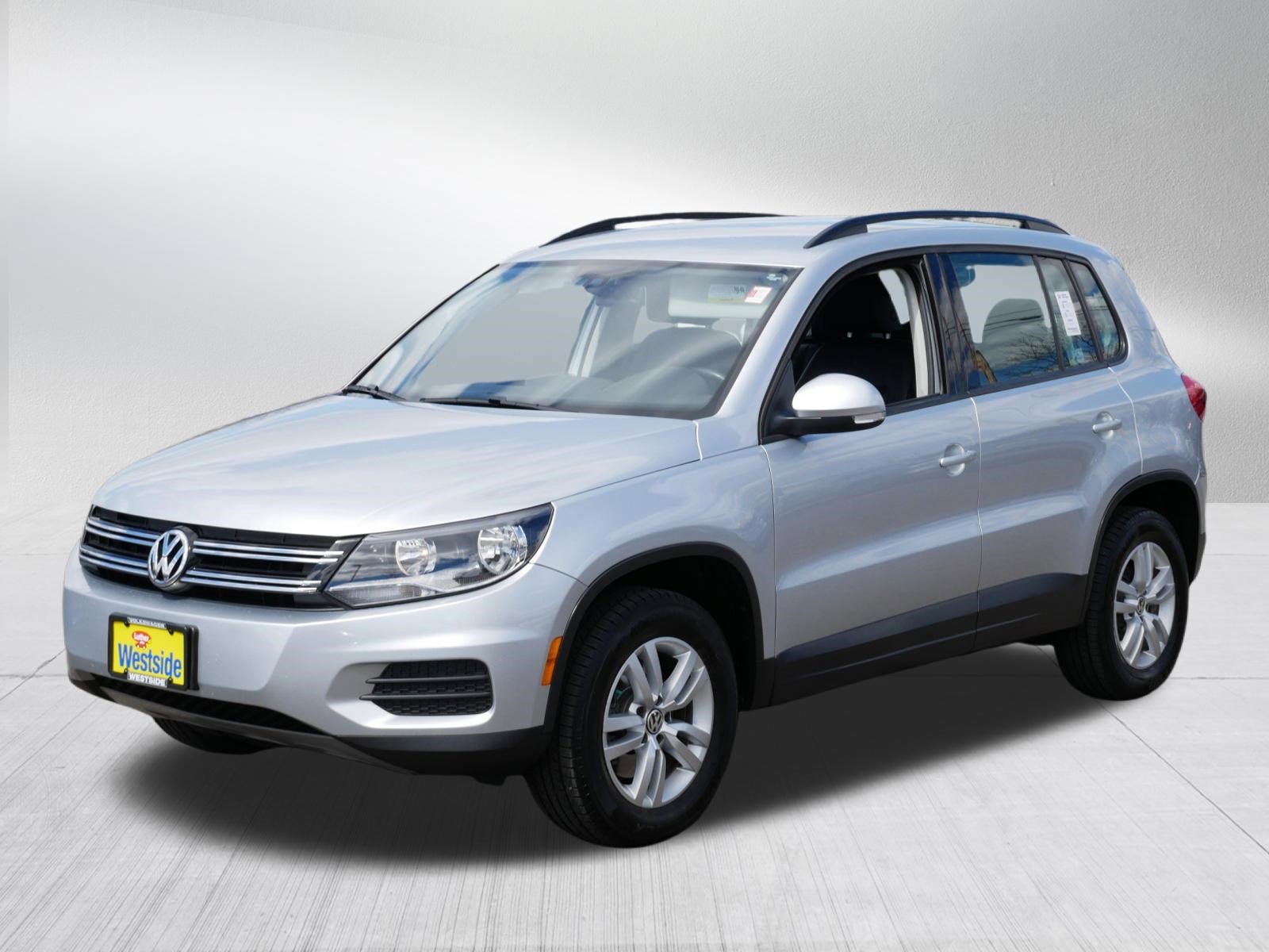 Used 2017 Volkswagen Tiguan S AWD/4WD image 3