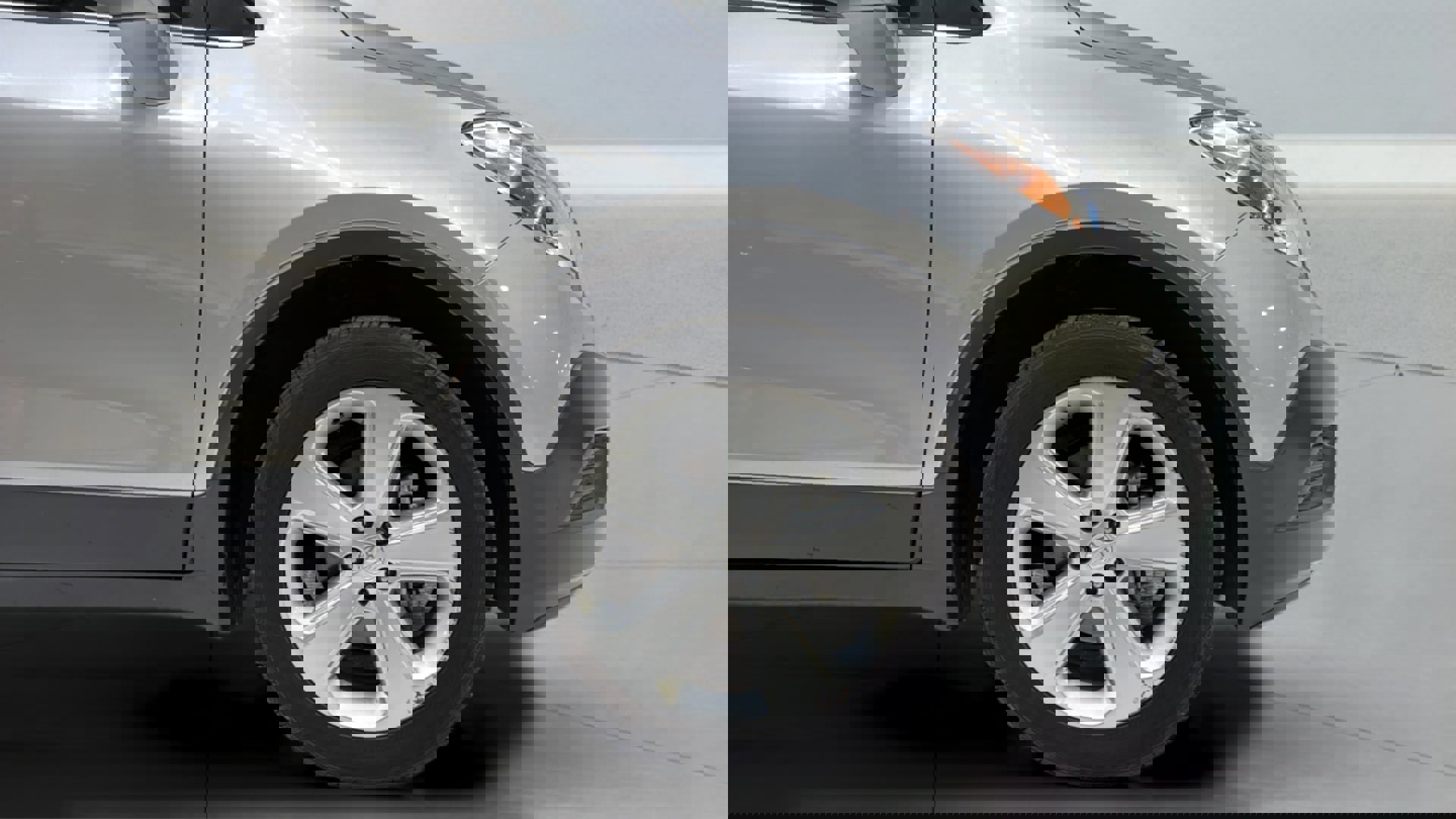 Used 2016 Buick Encore FWD image 2