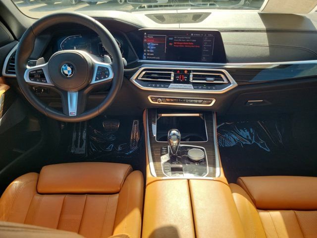 Used 2021 BMW X5 sDrive40i w/ M Sport Package RWD image 2