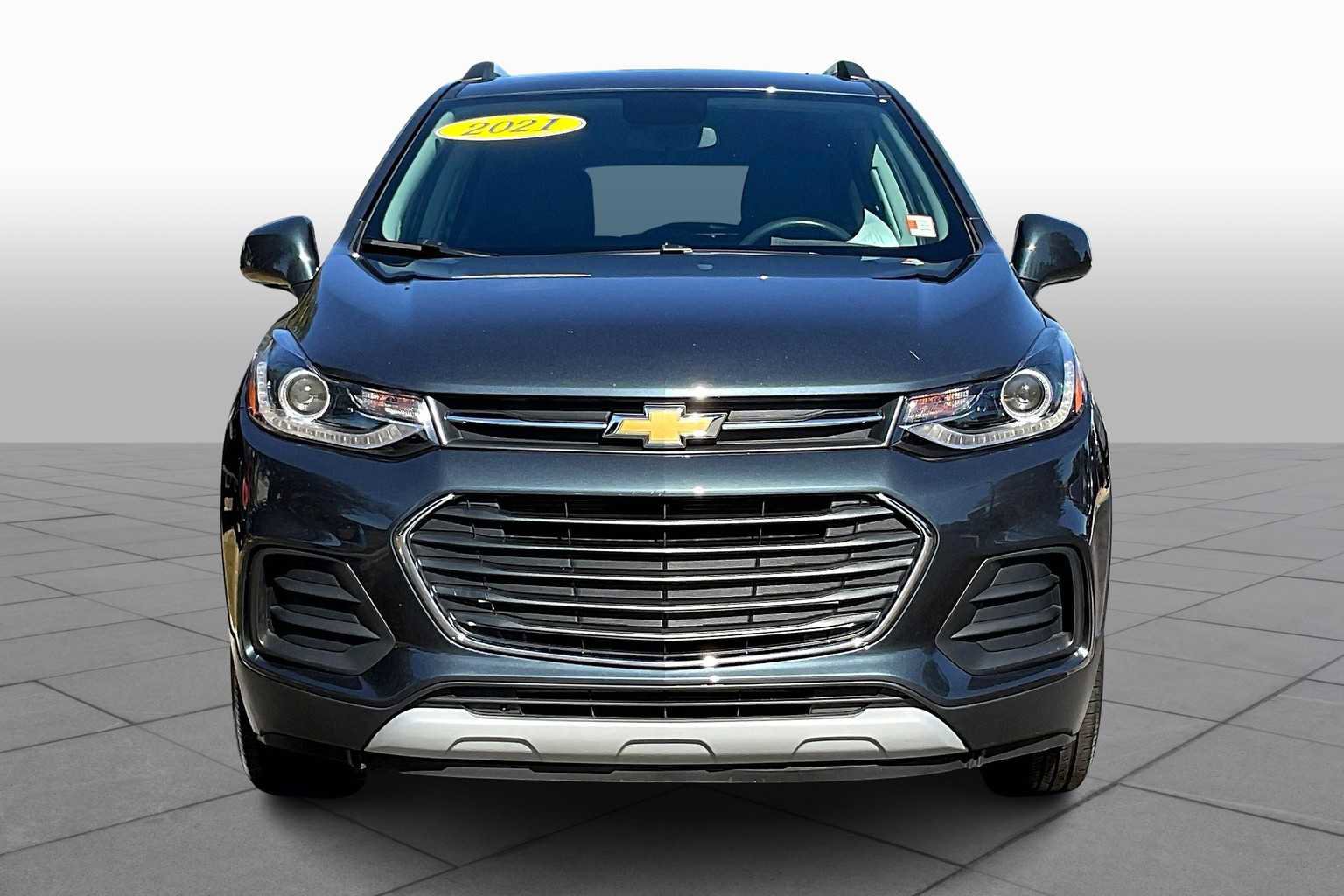 Certified 2021 Chevrolet Trax LT w/ Driver Confidence Package image 3