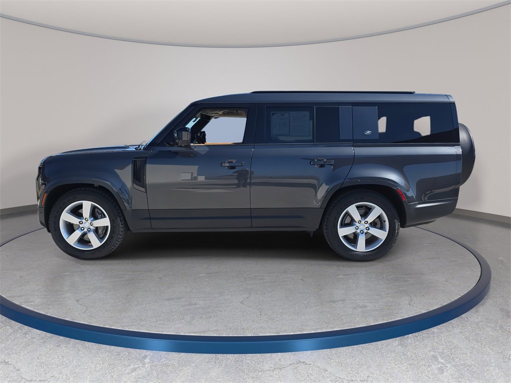 Used 2023 Land Rover Defender 130 First Edition image 8