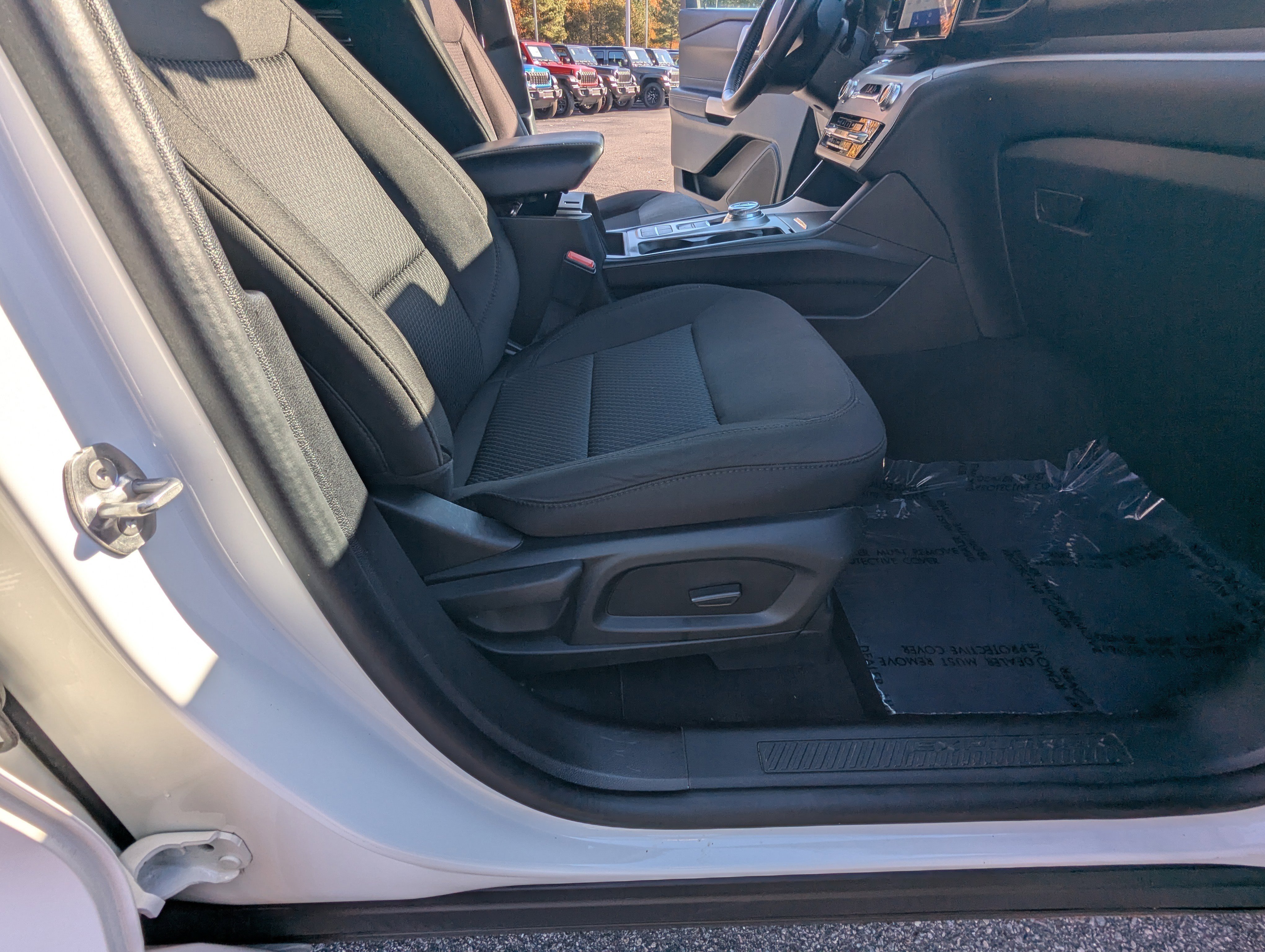 Used 2022 Ford Explorer XLT image 14