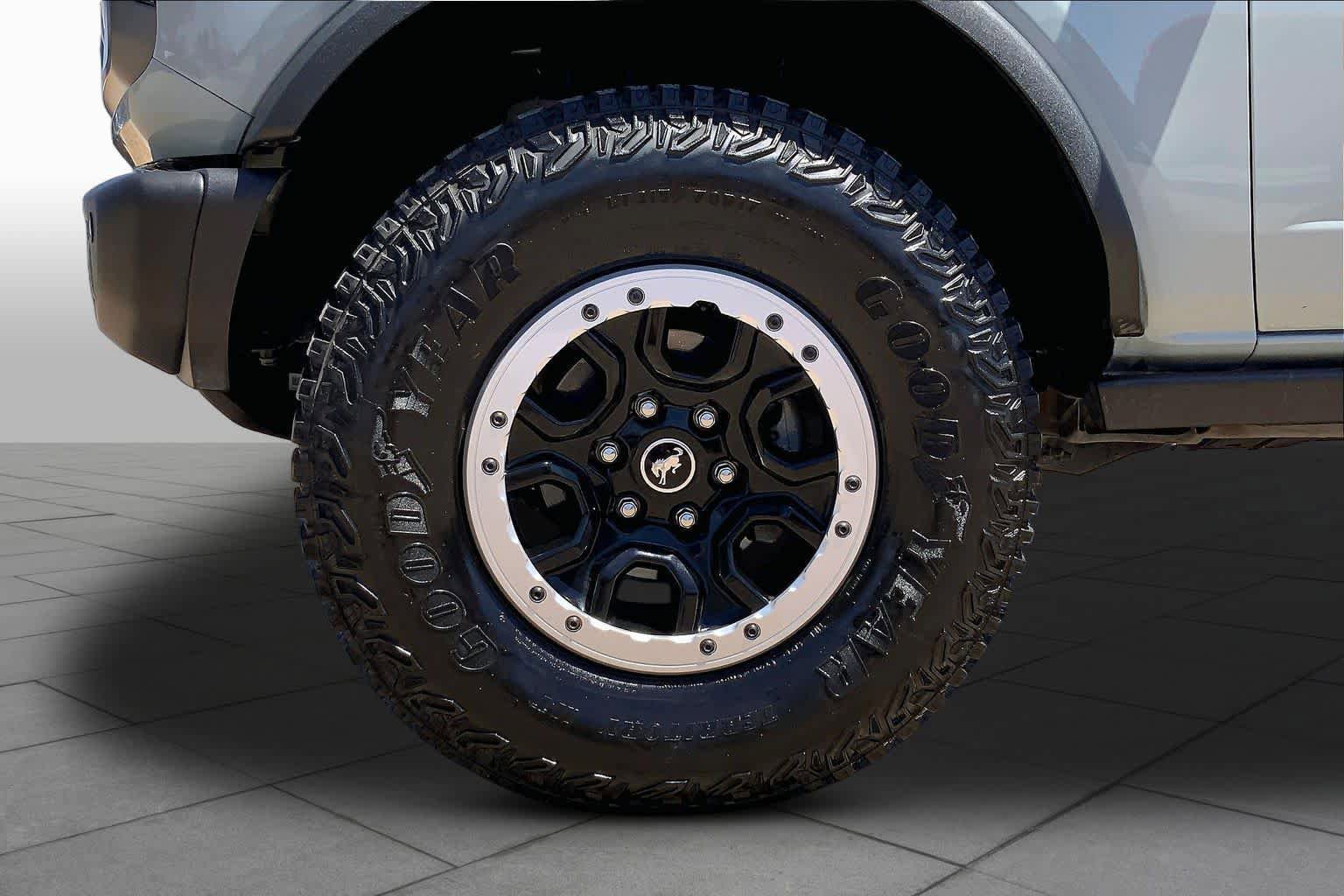 Certified 2023 Ford Bronco Badlands w/ Sasquatch Package AWD/4WD image 11