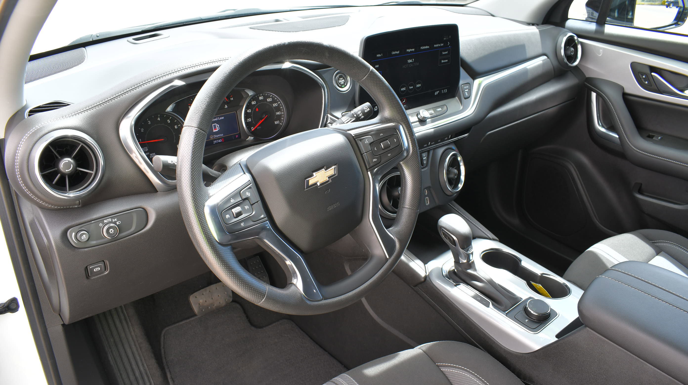 Used 2023 Chevrolet Blazer LT FWD image 11