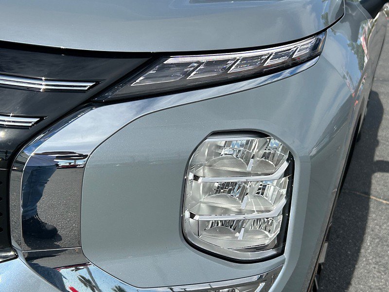 Used 2026 Mitsubishi Outlander SE FWD image 14