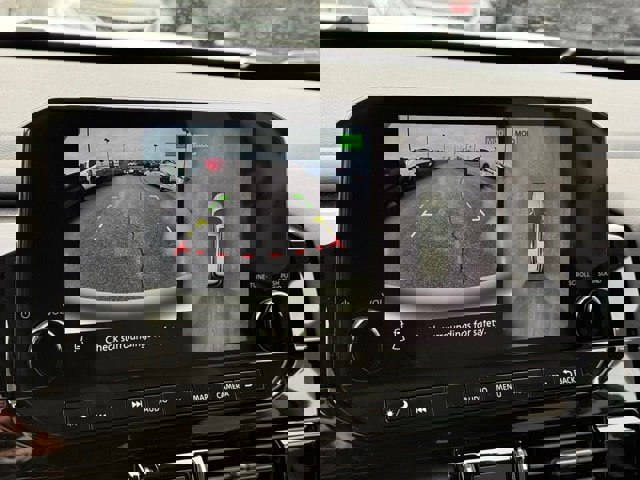 New 2025 Nissan Pathfinder SL w/ Black Appearance Package image 36