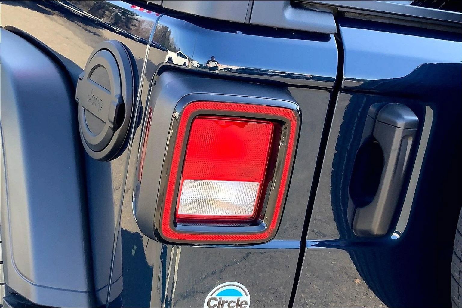 Certified 2025 Jeep Wrangler Sport image 26