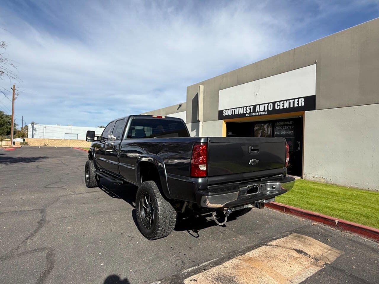 Used 2004 Chevrolet Silverado 2500 LS w/ Skid Plate Package image 6