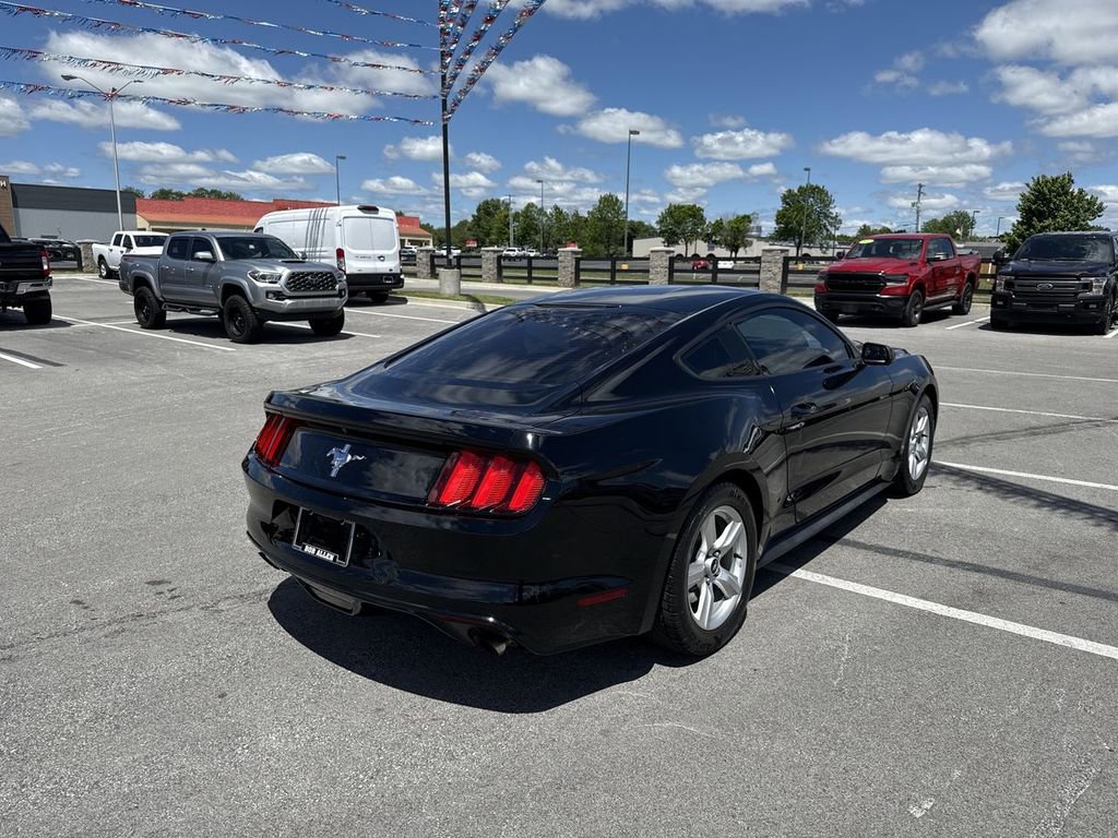 Used 2017 Ford Mustang Coupe RWD image 13