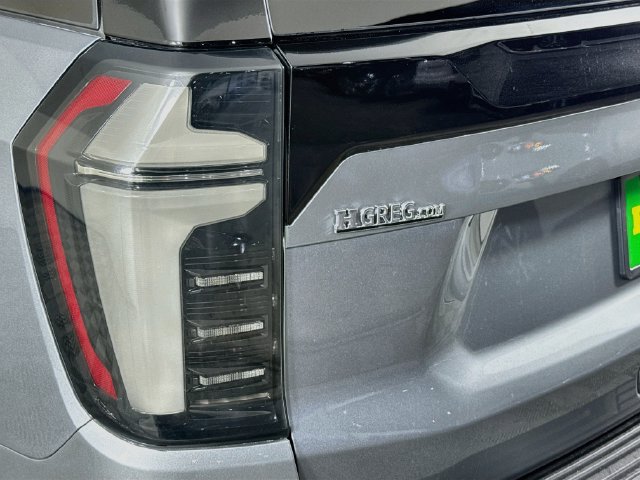 Used 2025 Chevrolet Tahoe Premier AWD/4WD image 32