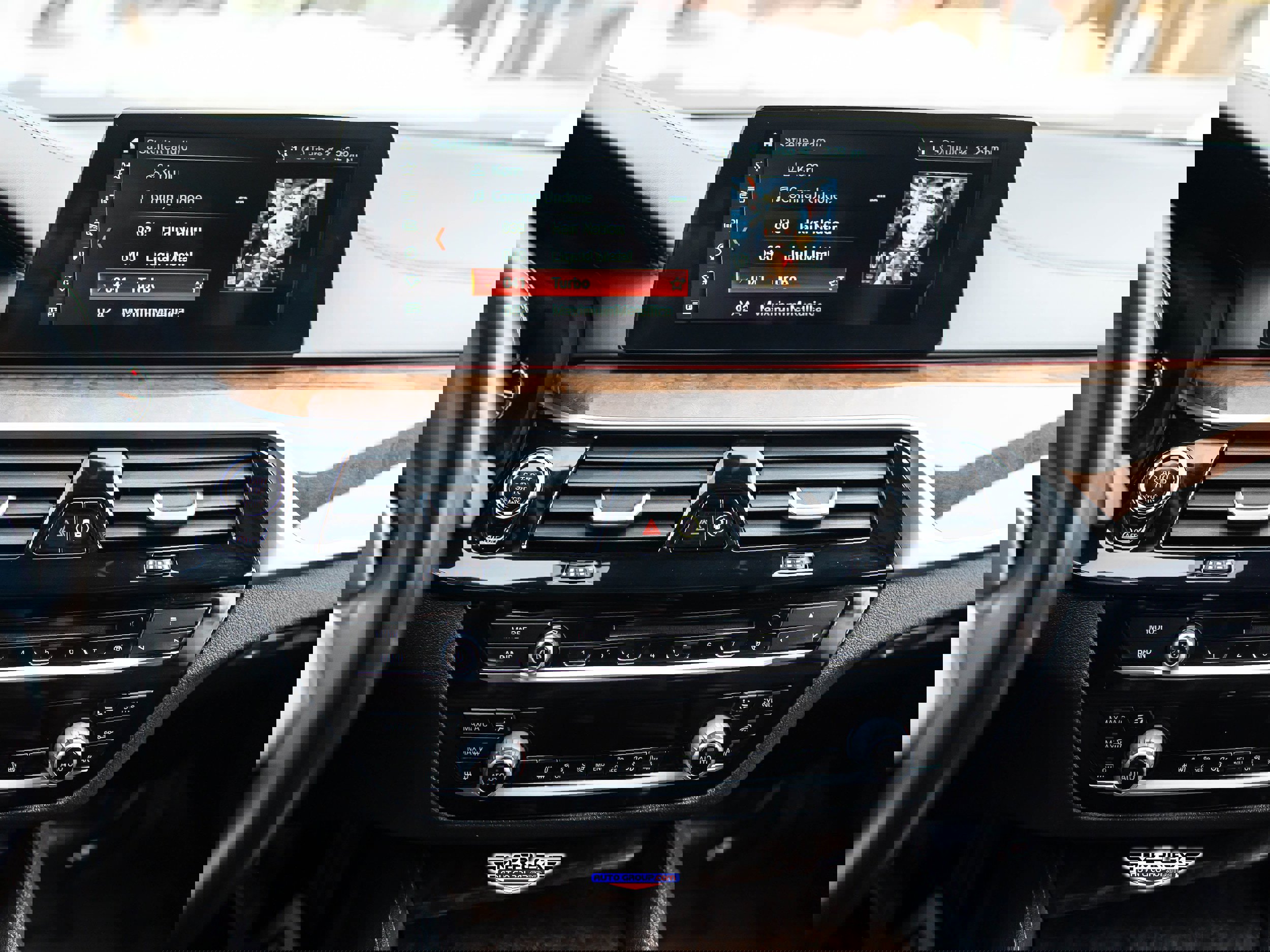 Used 2018 BMW 540i xDrive w/ M Sport Package image 32