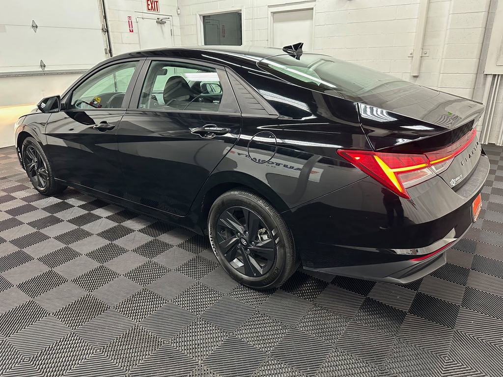 Used 2023 Hyundai Elantra Blue FWD image 7