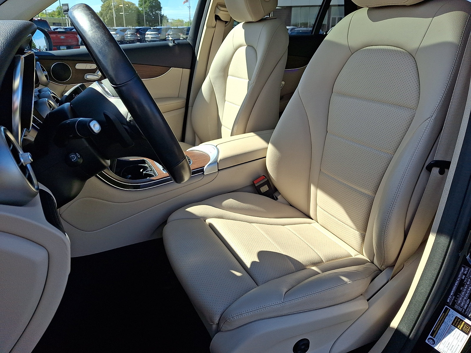 Used 2022 Mercedes-Benz GLC 300 4MATIC image 13