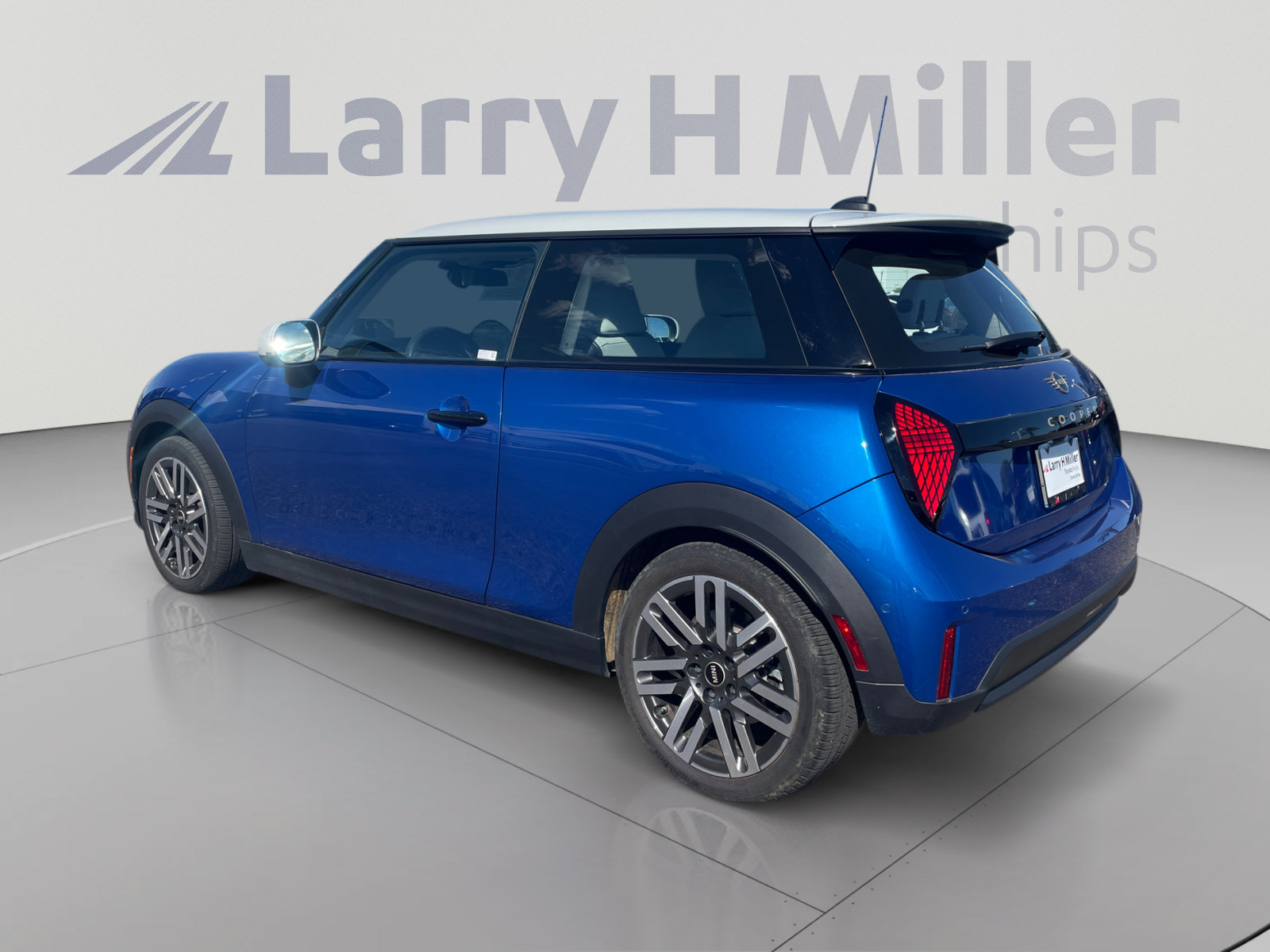 Used 2025 MINI Cooper S FWD image 3