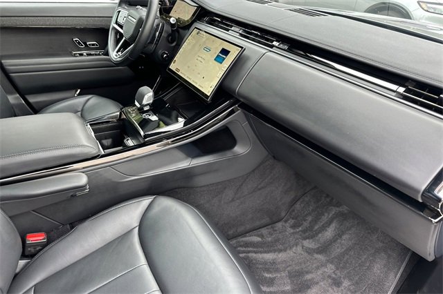 Used 2025 Land Rover Range Rover Sport SE image 15