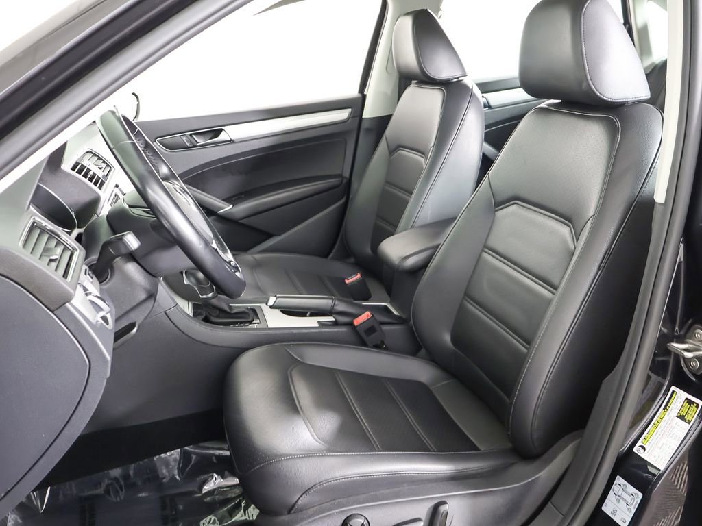 Used 2019 Volkswagen Passat 2.0T Wolfsburg FWD image 29