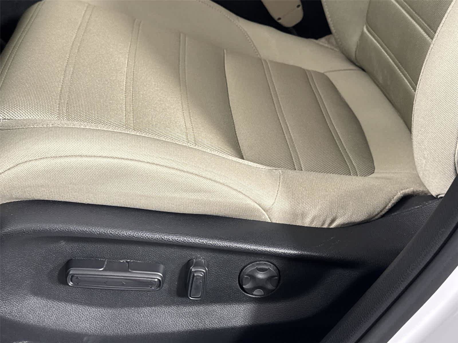 Used 2019 Honda CR-V EX image 12