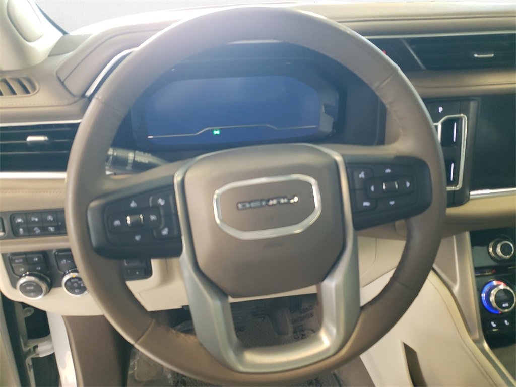 Used 2024 GMC Yukon XL Denali image 12