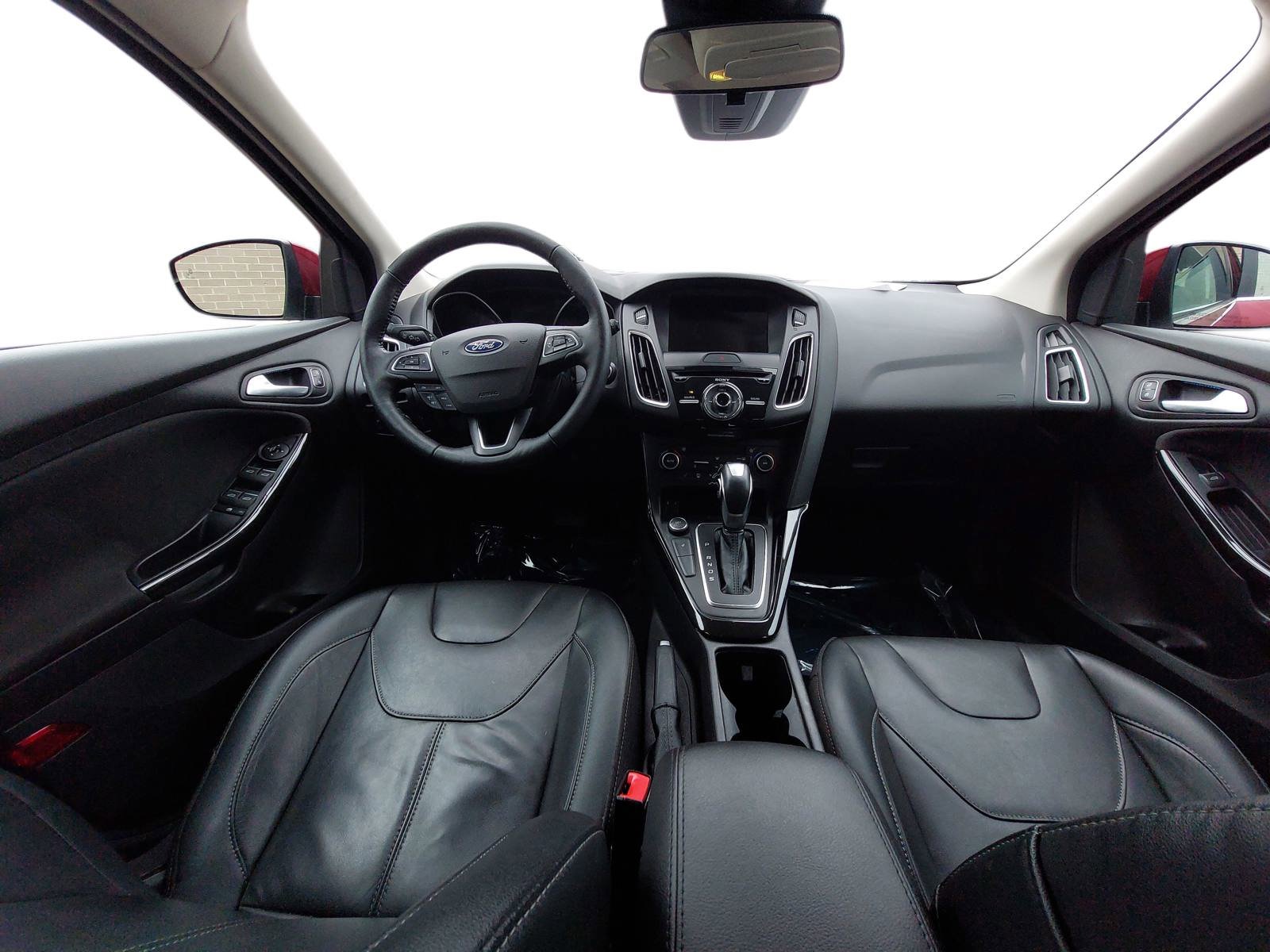 Used 2017 Ford Focus Titanium w/ Titanium Technology Package FWD image 9