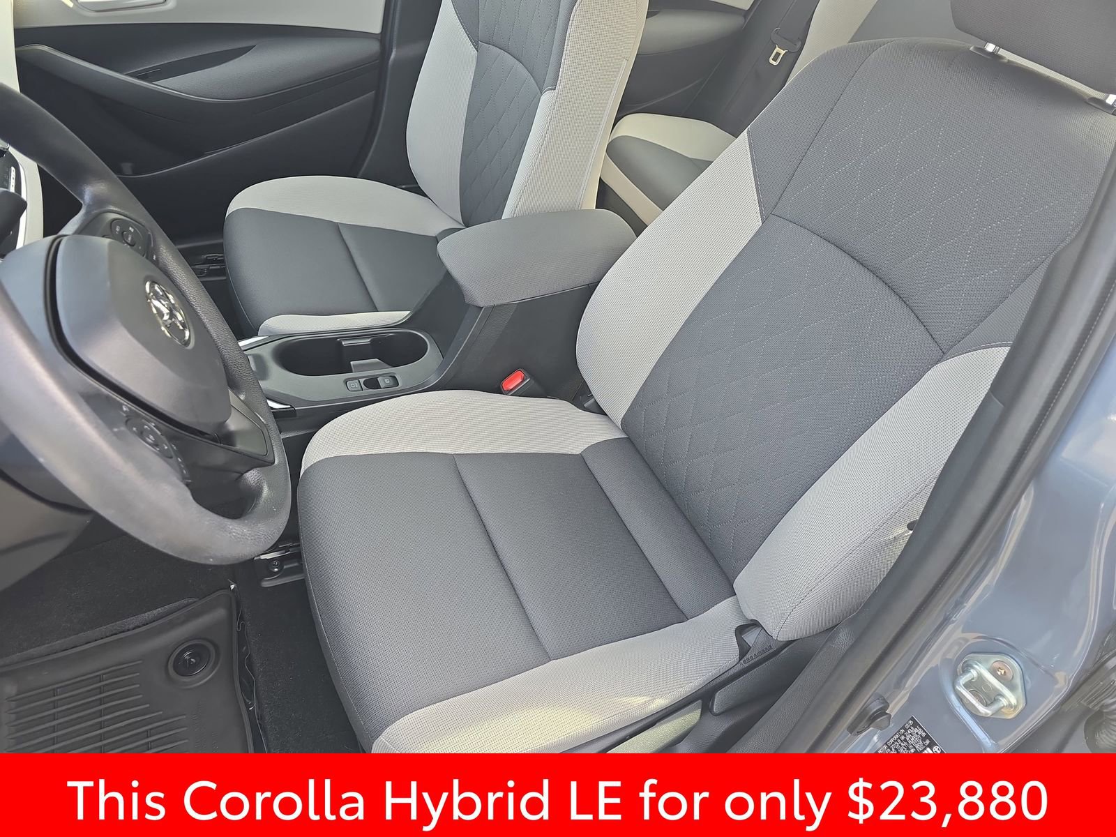 Used 2025 Toyota Corolla LE image 20