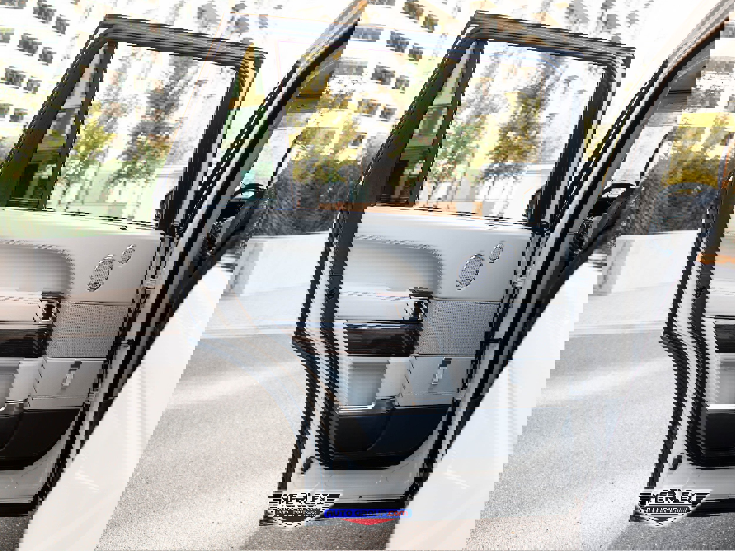 Used 2016 Land Rover Range Rover Holland & Holland image 47