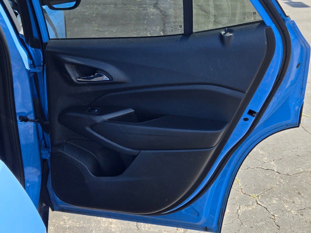 Certified 2024 Chevrolet Trax RS w/ Sunroof Package FWD image 9
