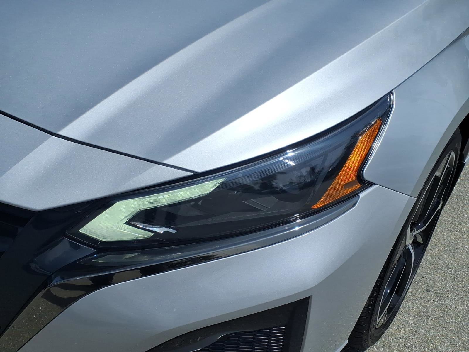 Certified 2023 Nissan Altima 2.5 SR FWD image 2