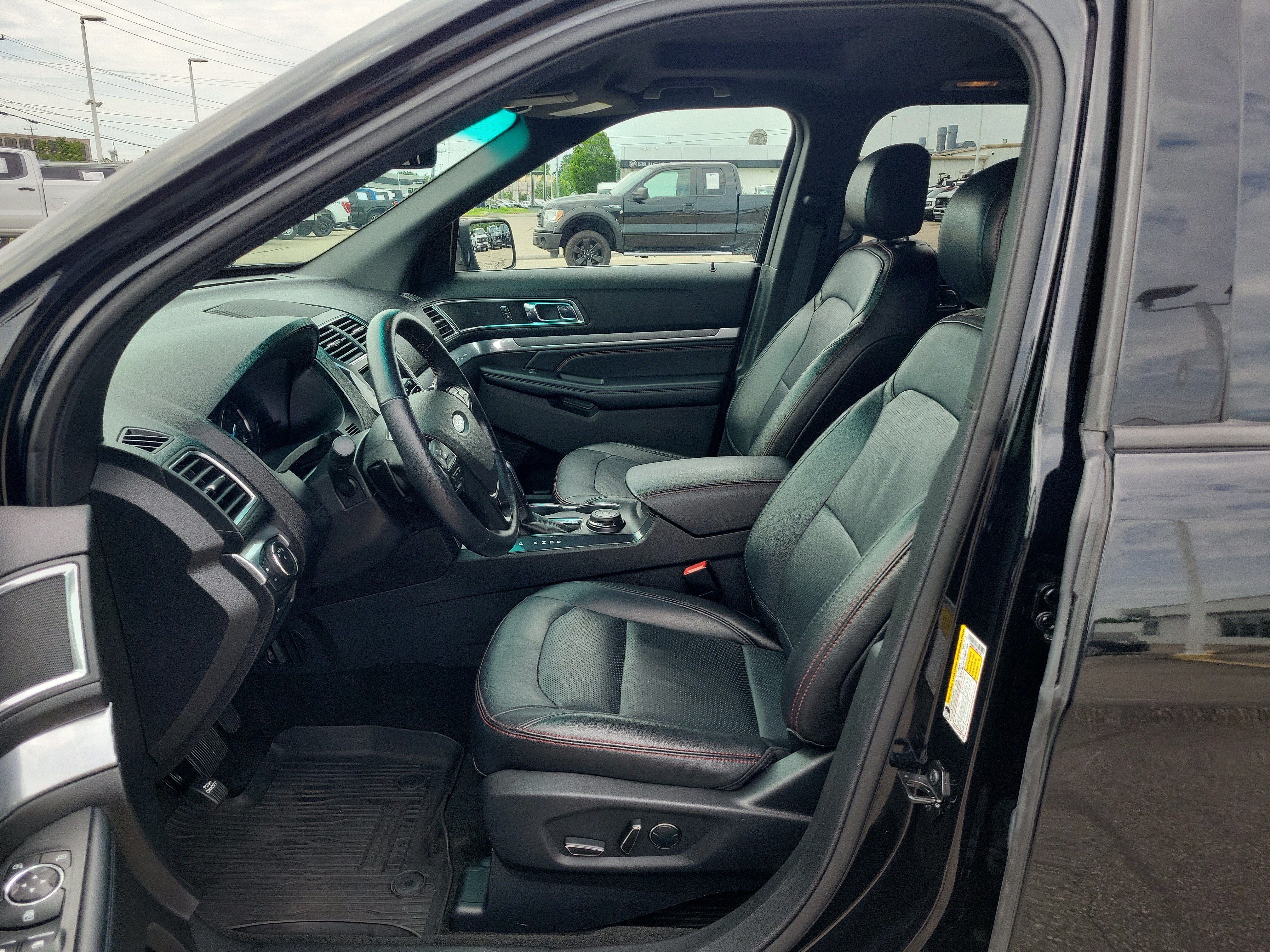 Used 2017 Ford Explorer Sport AWD/4WD image 16
