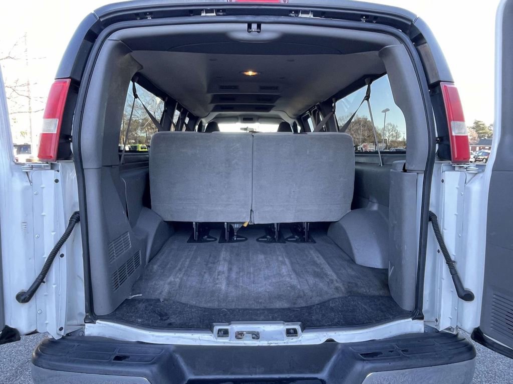 Used 2017 Chevrolet Express 3500 LT w/ LT Preferred Equipment Group image 9