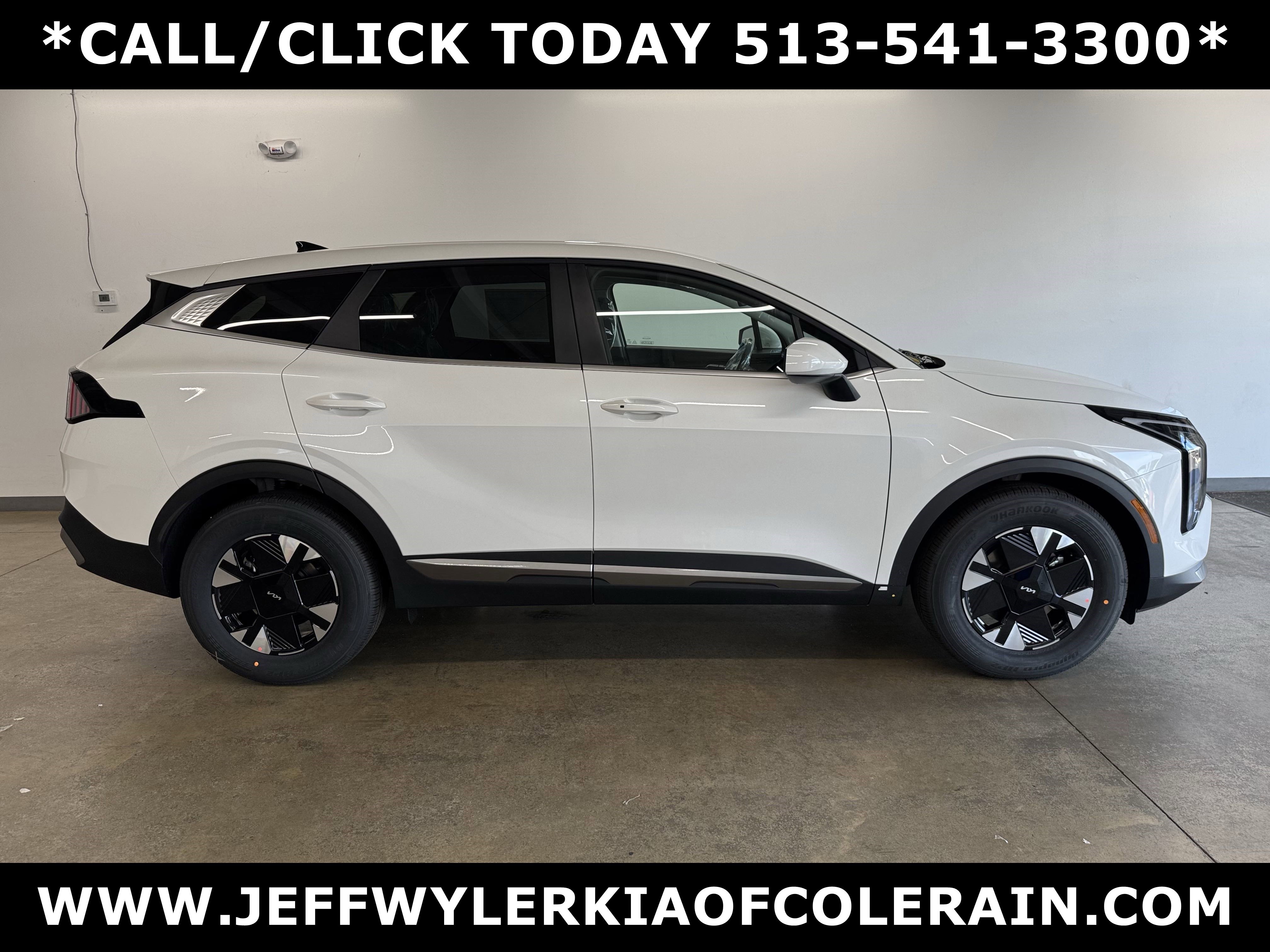 New 2026 Kia Sportage LX image 2