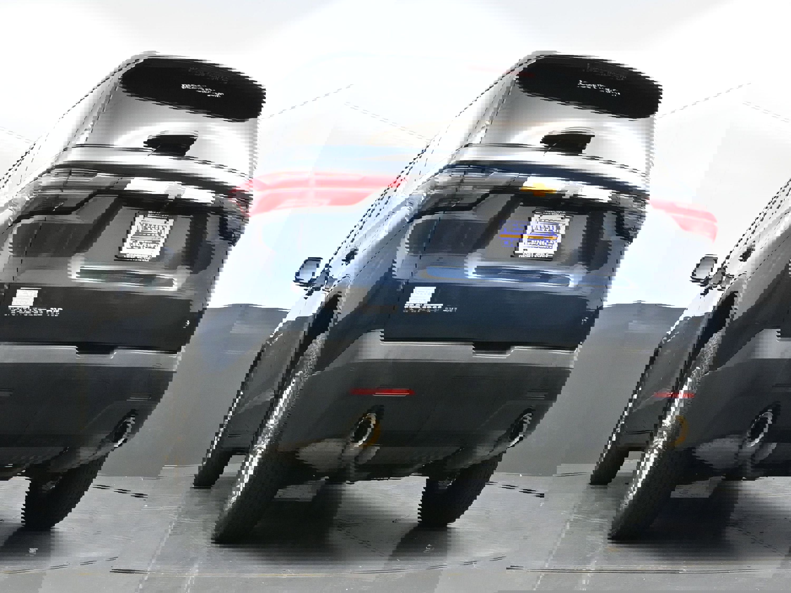 Used 2023 Chevrolet Traverse LT image 46