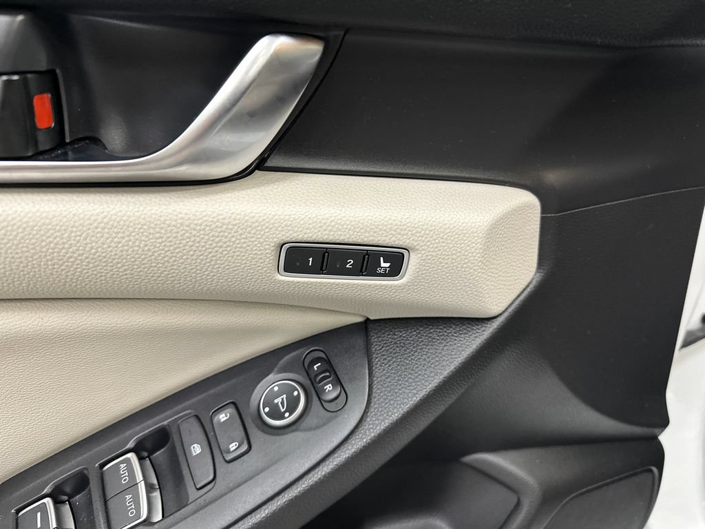 Used 2018 Honda Accord EX-L image 12